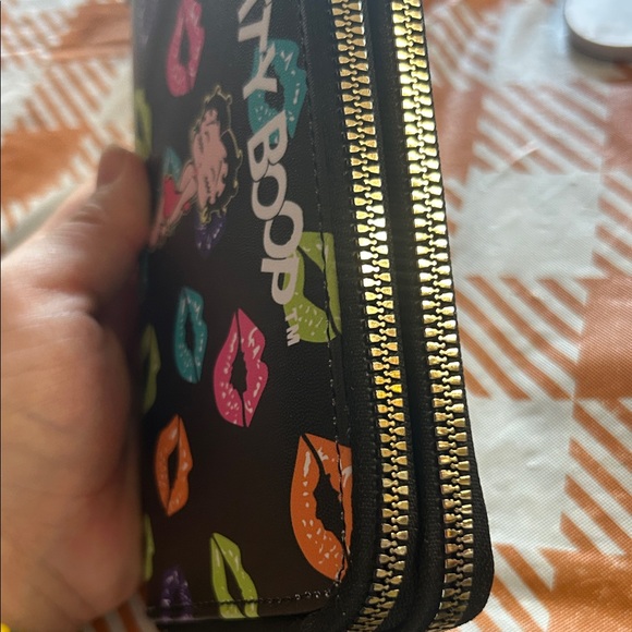 Betty Boop Black Wallet with Colorful Lips - Picture 3 of 3